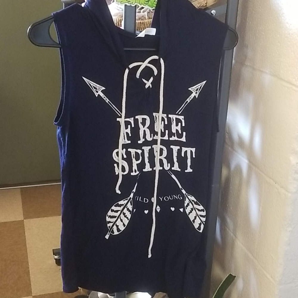 Hoodes shirt
